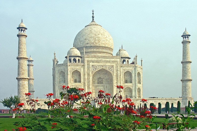 Customized Taj Mahal Tour Package Versus Fixed Departures.